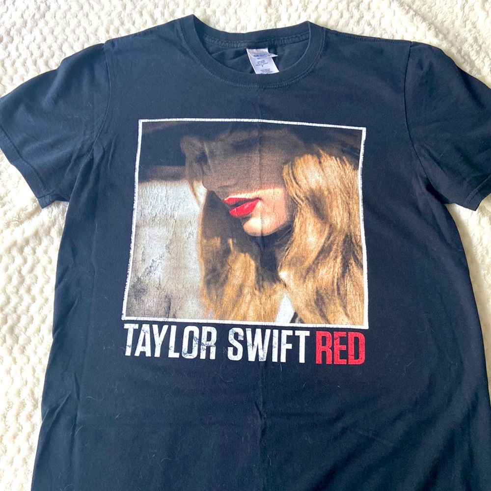 Taylor Swift T-shirt